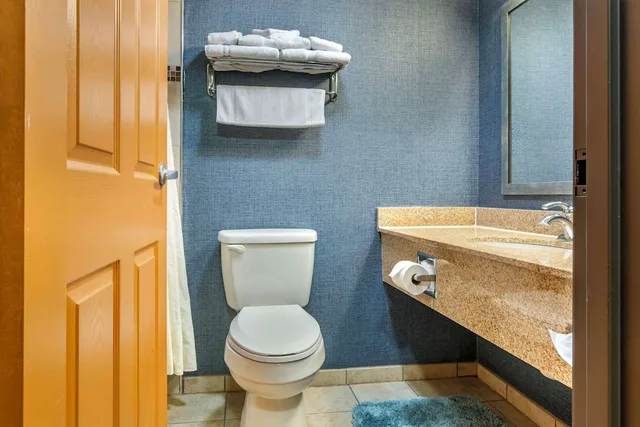 جناح بسرير كينج بحوض جاكوزي، Best Western On The River 2/3