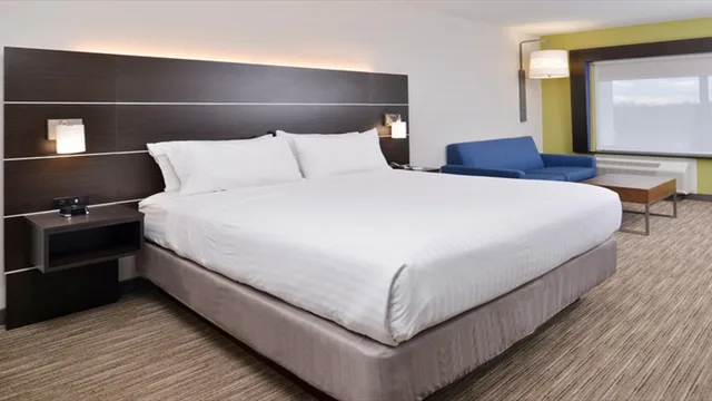 جناح بسرير كينج، Holiday Inn Express Suites Parkersburg East 2/3