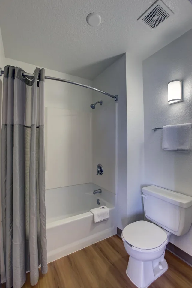 غرفة بسرير كوين للمدخنين، Motel6 Bellflower, CA - Los Angeles 9/10