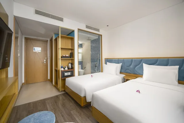 Superior, Twin Beds, San Marino Boutique Danang 2/8