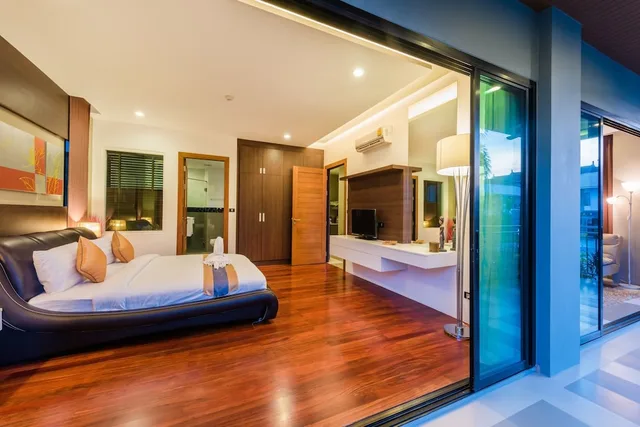 Family Suite, King Bed, Sofa, Balcony, Chalong Miracle Lakeview Resort & Spa 2/5