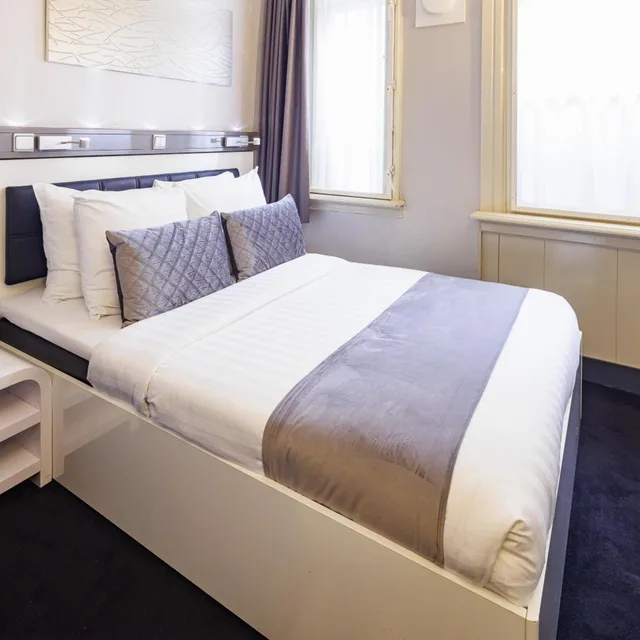 غرفة صغيرة بسرير مزدوج، Hotel CC 5/7