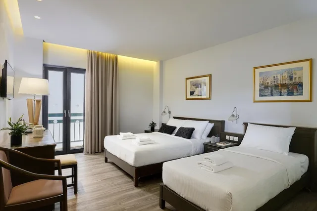 غرفة ديلوكس ثلاثية بسريرين منفصلين مع أريكة، Castello City Hotel 2/8