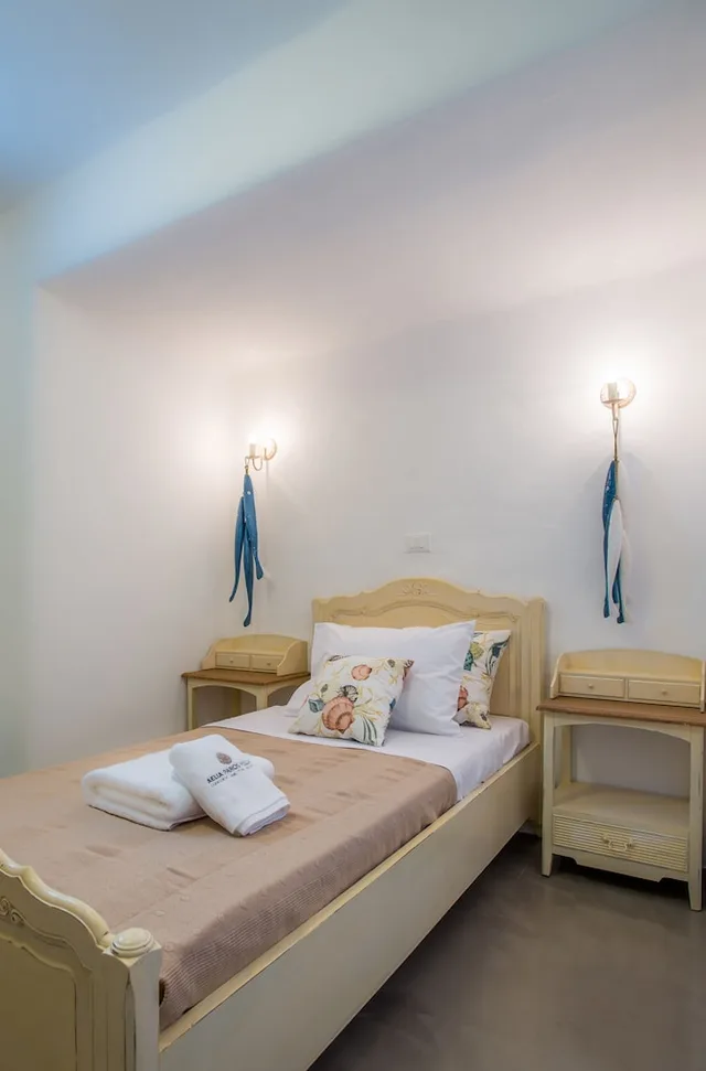 Deluxe, Villa, 1 Single and 3 Double Beds, Shared Pool، Aelia Paros Villas 1/2
