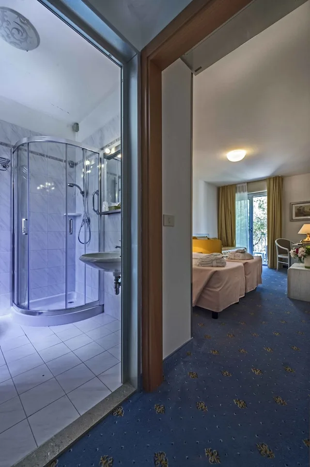 غرفة بشرفة مفردة بسرير فردي، HOTEL MERIDIANUS 5/5