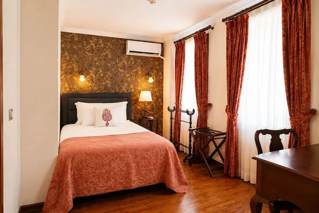 غرفة عائلية رباعية بسريرين كوين، Hotel Sari Konak 1/10