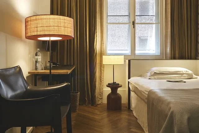 Single Bed, Street View, Next to Elevator، Cortiina Hotel 1/2