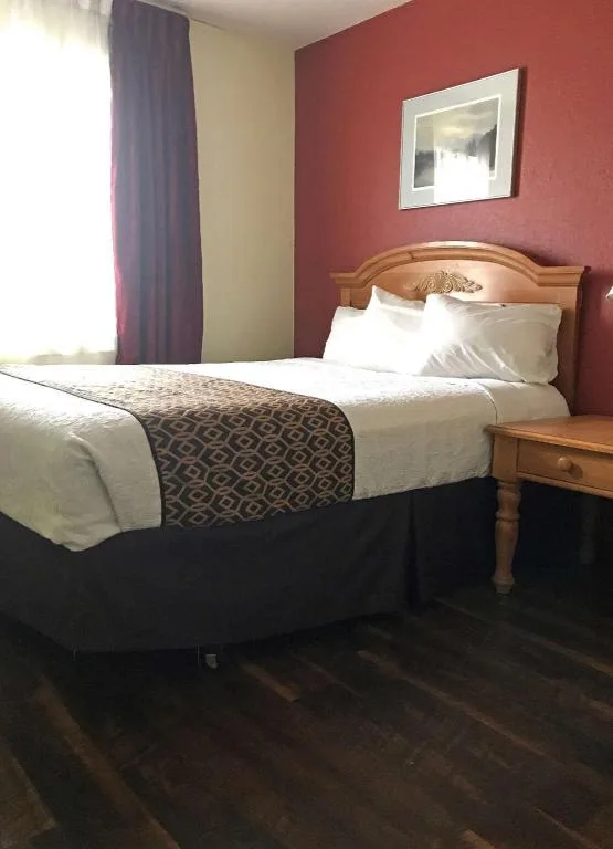 جناح ديلوكس بسرير كوين، Americas Best Value Inn Suites Anchorage Airport 1/3