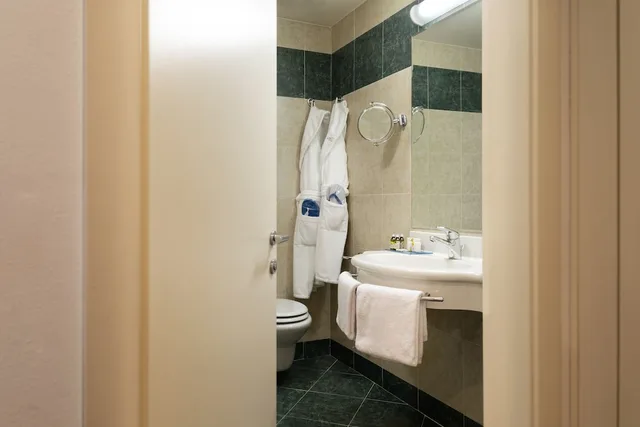 Comfort, Triple, Double Bed, Sofa, Astoria Park Hotel 8/9