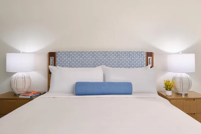 Renovated, Signature, King Bed, Ocean Front, Club Lounge Access، OUTRIGGER Kauai Beach Resort & Spa 3/6