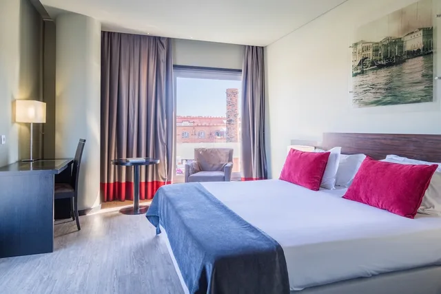 غرفة ديلوكس بسريرين منفصلين بإطلالة على النهر، Melia Ria Aveiro 3/5