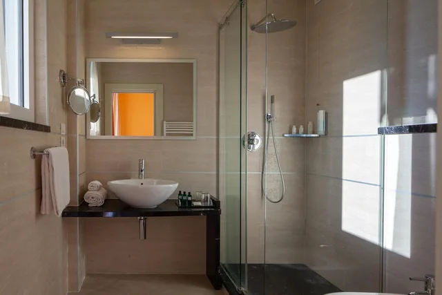 غرفة ديلوكس بسرير مزدوج أو سريرين منفصلين بشرفة، Hotel Kristal Palace 6/6