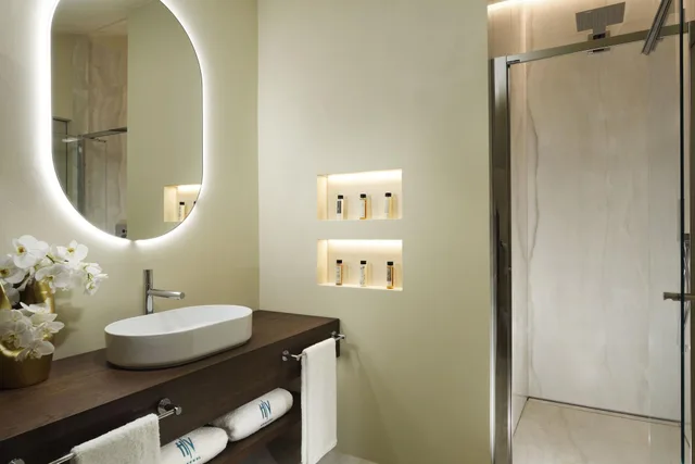لوفت بإطلالة على البحيرة، Grand Hotel Victoria Concept And Spa 2/2