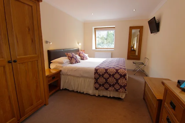 غرفة قياسية بسرير مزدوج، Belvilla Inverness Craigmonie Hotel 3/8