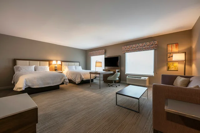 جناح استوديو بسريرين كوين، Hampton Inn and Suites Charlottetown 1/4