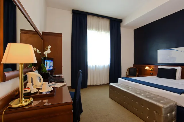 غرفة كلاسيكية بسرير مزدوج، GRAND HOTEL TIBERIO 4/10