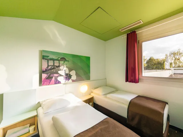غرفة رباعية بسرير بطابقين وسرير كوين، B&B Hotel Bochum-Herne 4/11