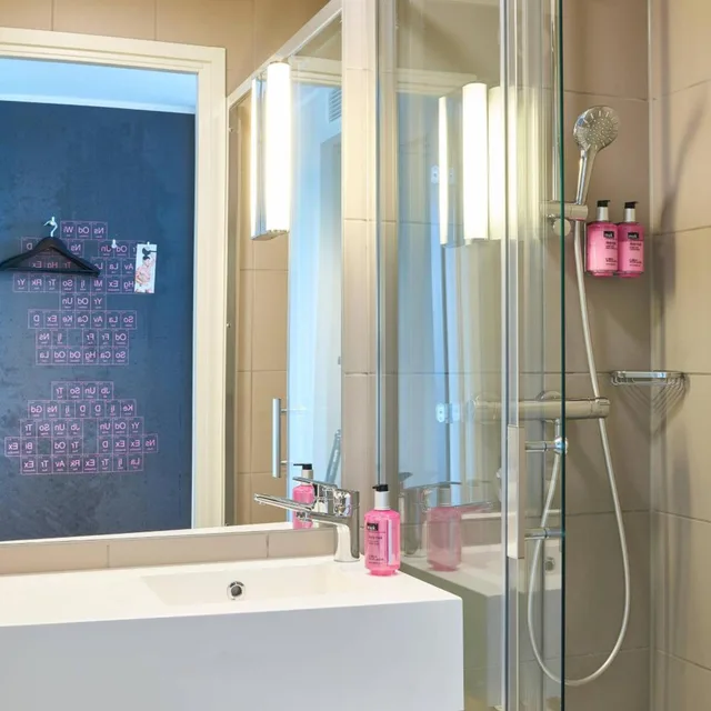 غرفة بسريرين منفصلين، Moxy Paris Charles de Gaulle Airport 7/7