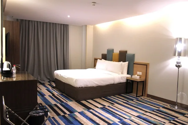 غرفة قياسية بسرير مزدوج، فندق بيتال(Ewaa Express Hotel-Olaya) 2/3
