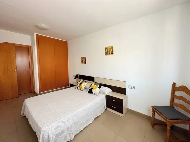 شقة أساسية بسريرين منفصلين بشرفة بغرفتي نوم مع أريكة، Apartamentos Alcocebre Suites 3000 1/10