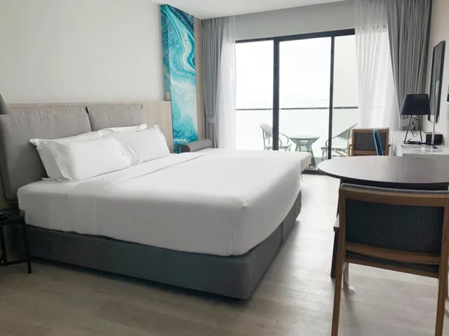 غرفة بريميير بسرير كينج بإطلالة على البحر، Fortune Saeng Chan Beach Rayong 3/10