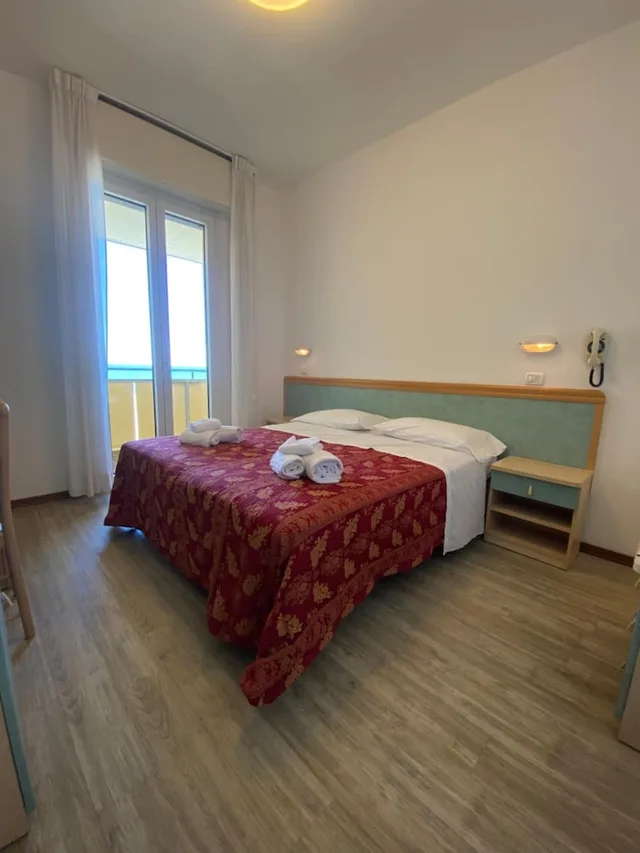 Room, Twin Beds, Side Sea View، Artide 1/1