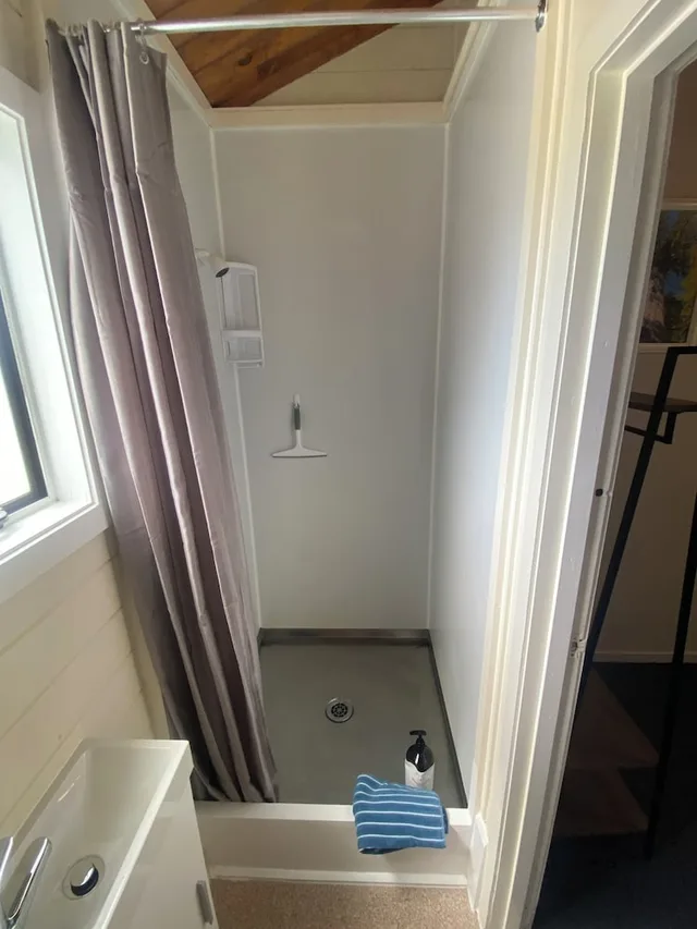 Exclusive, Multiple Bedrooms, 5 Double Beds, 2 Bunk Beds, 5 Queen Beds، Bay of Islands Lodge 8/10