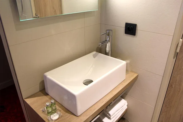 غرفة مفردة، Hotel Le Montmartre Saint Pierre 5/25