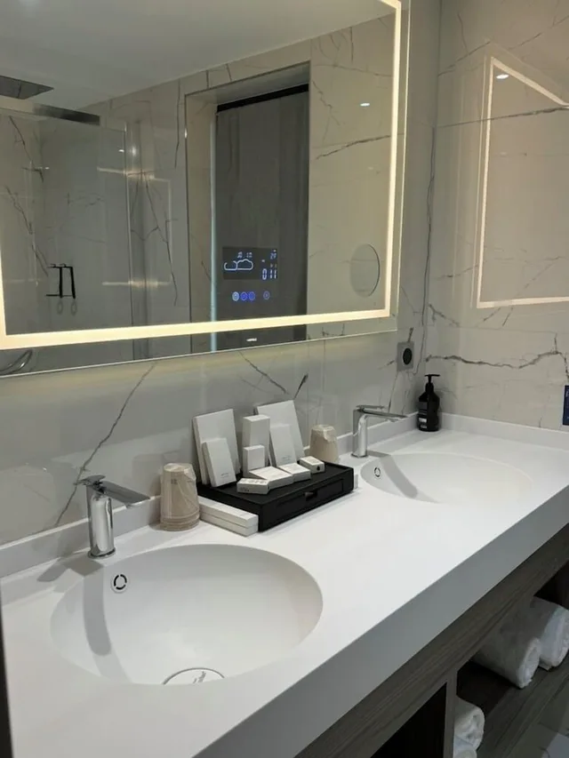 Deluxe, Suite, 1 King and 2 Queen Beds, Pool Access, Ki Space Hotel & Spa 3/3