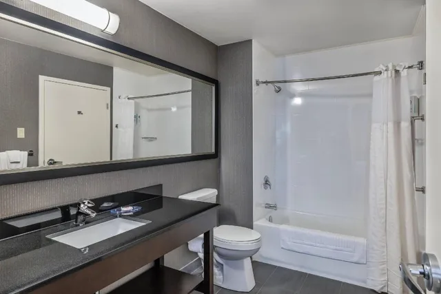 جناح بسرير كينج، Comfort Inn Fredericton 9/9