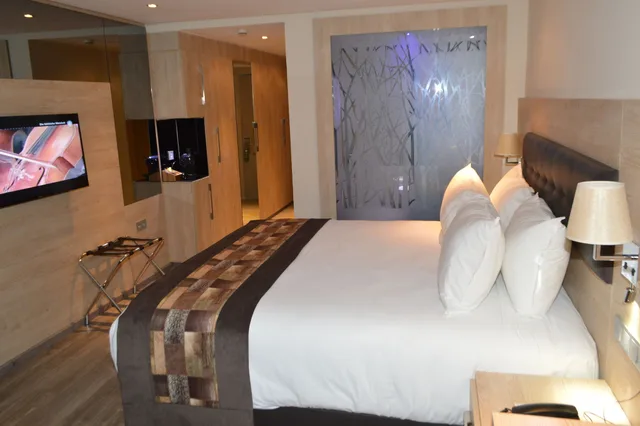 غرفة بريميوم بسريرين منفصلين بإطلالة على البحر، Anezi Tower Hotel 2/10