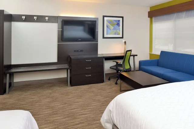 Suite, Multiple Beds، Holiday Inn Express Wixom 5/7