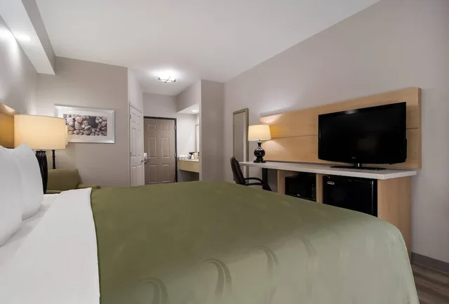 غرفة بسرير كينج لذوي الإعاقة، Quality Inn Goldsboro 1/5