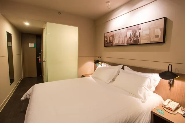 غرفة بسرير مزدوج، Jinjiang Inn Select (Shanghai Pudong Airport) 1/1