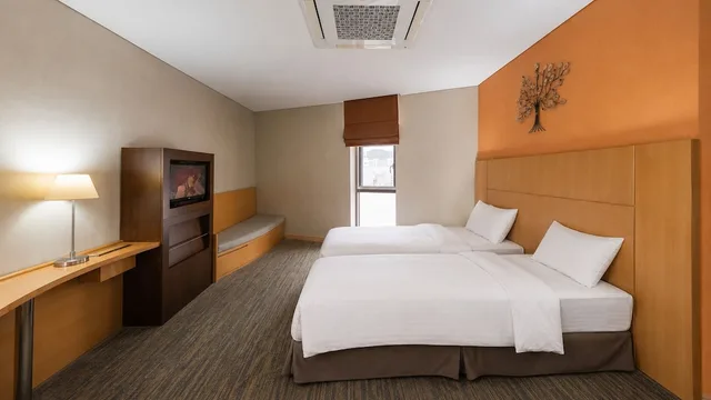 Deluxe, Family, 1 Queen and 1 Single Bed, Central 7 Hotel 3/8