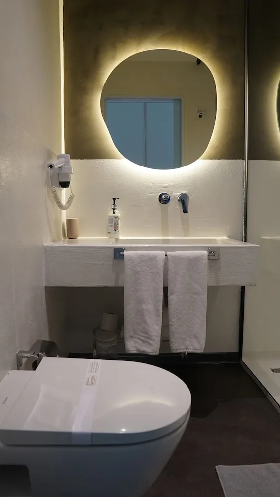لوفت سوبيريور بسريرين كوين، House of Marmaris 9/10