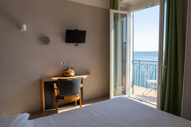 غرفة كلاسيكية بسريرين منفصلين بإطلالة على البحر، Hotel Italia e Lido Rapallo 4/10
