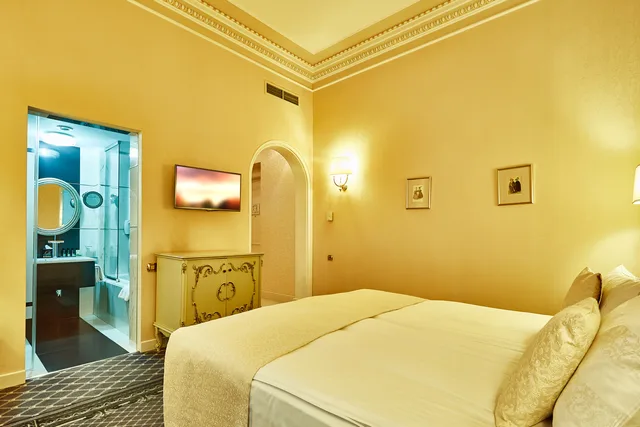 غرفة قياسية مزدوجة، Grand Hotel Continental 1/2