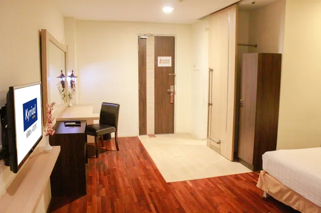 غرفة تنفيذية بسرير كينج، Kyriad Hotel Arra Cepu 5/6