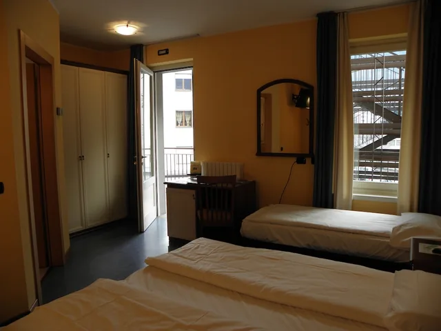 غرفة قياسية ثلاثية، Hotel Bernina 1/1
