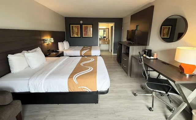 غرفة قياسية بسريرين مزدوجين للمدخنين، Quality Inn and Suites Baton Rouge West Port Allen 5/10