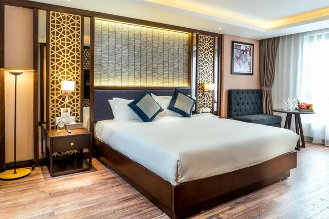 استوديو سوبيريور بسرير كينج، Conifer Grand Hotel 1/3