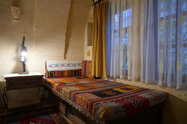غرفة كومفورت بسرير كوين مع أريكة، Selcuklu Evi Cave Hotel - Special Class 1/9