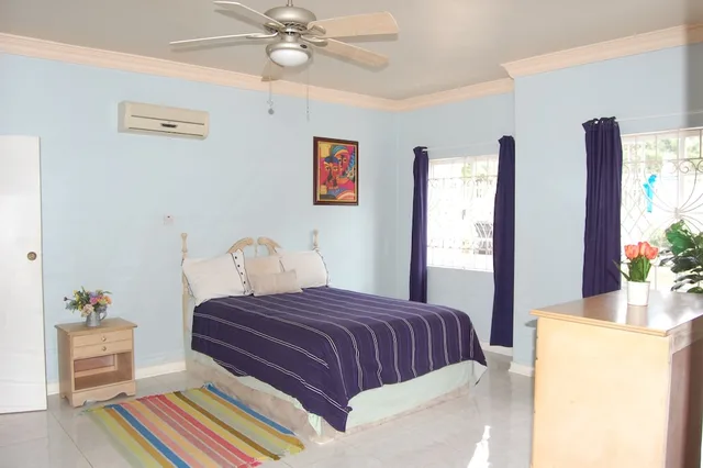 غرفة قياسية بسرير كوين، Celebrity Villa Jamaica 2/2