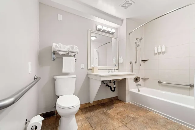 غرفة بريميير بسريرين كوين، Days Inn by Wyndham San Diego Hotel Circle 5/6