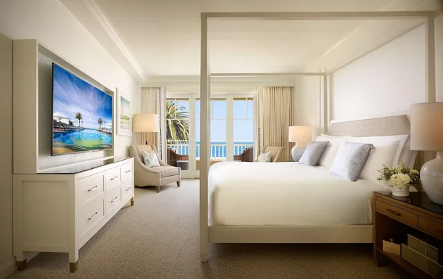 Suite, King Bed, Horizon View, Sofa، Montage Laguna Beach 1/2