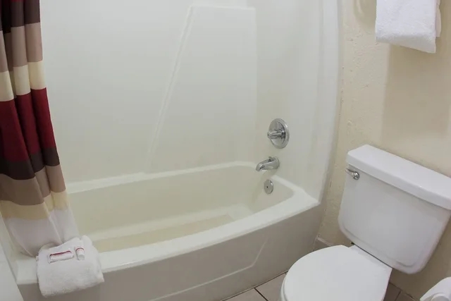 غرفة قياسية بسريرين كوين لغير المدخنين، Red Roof Inn Seattle Airport Seatac 9/10