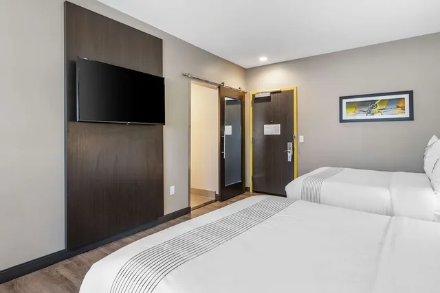 غرفة قياسية بسريرين كوين، Glo Best Western Savannah-Gateway I-95 1/3