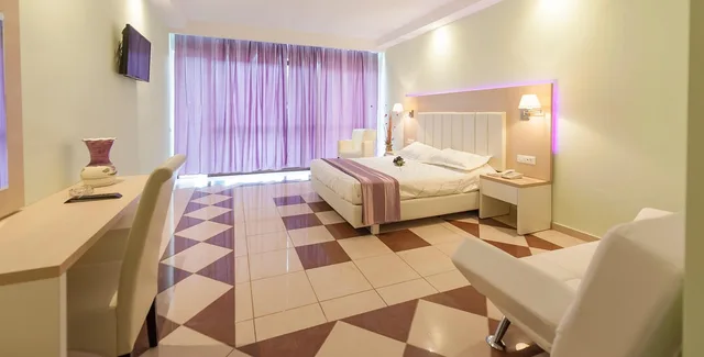 Junior Suite, Sea View, Shared Pool، Blue Princess Beach Resort 1/1