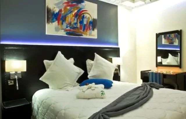 غرفة قياسية بسرير كينج، Prince de Paris 5/6
